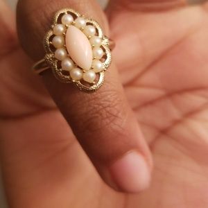 Avon gold ring w/ light pink color oval stone
